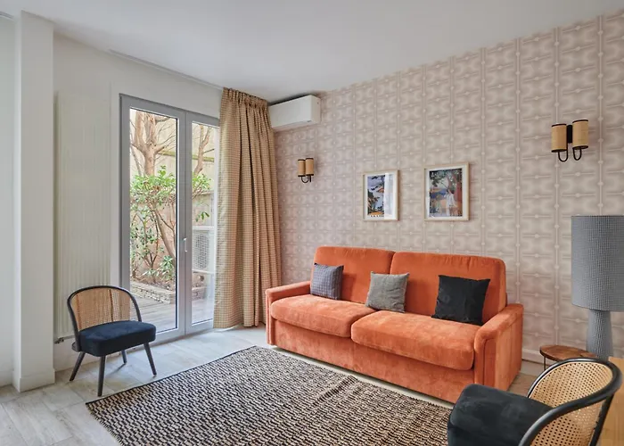Rent A Room Apartments - Degas
